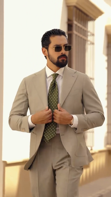 Light Tan Single - Breasted Suit